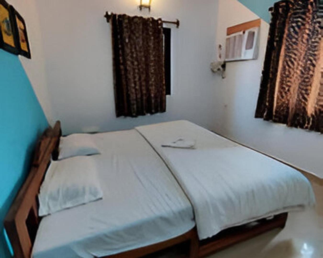 Ronne'S 2Bhk Lagoon Apartment -Calangute Bagian luar foto