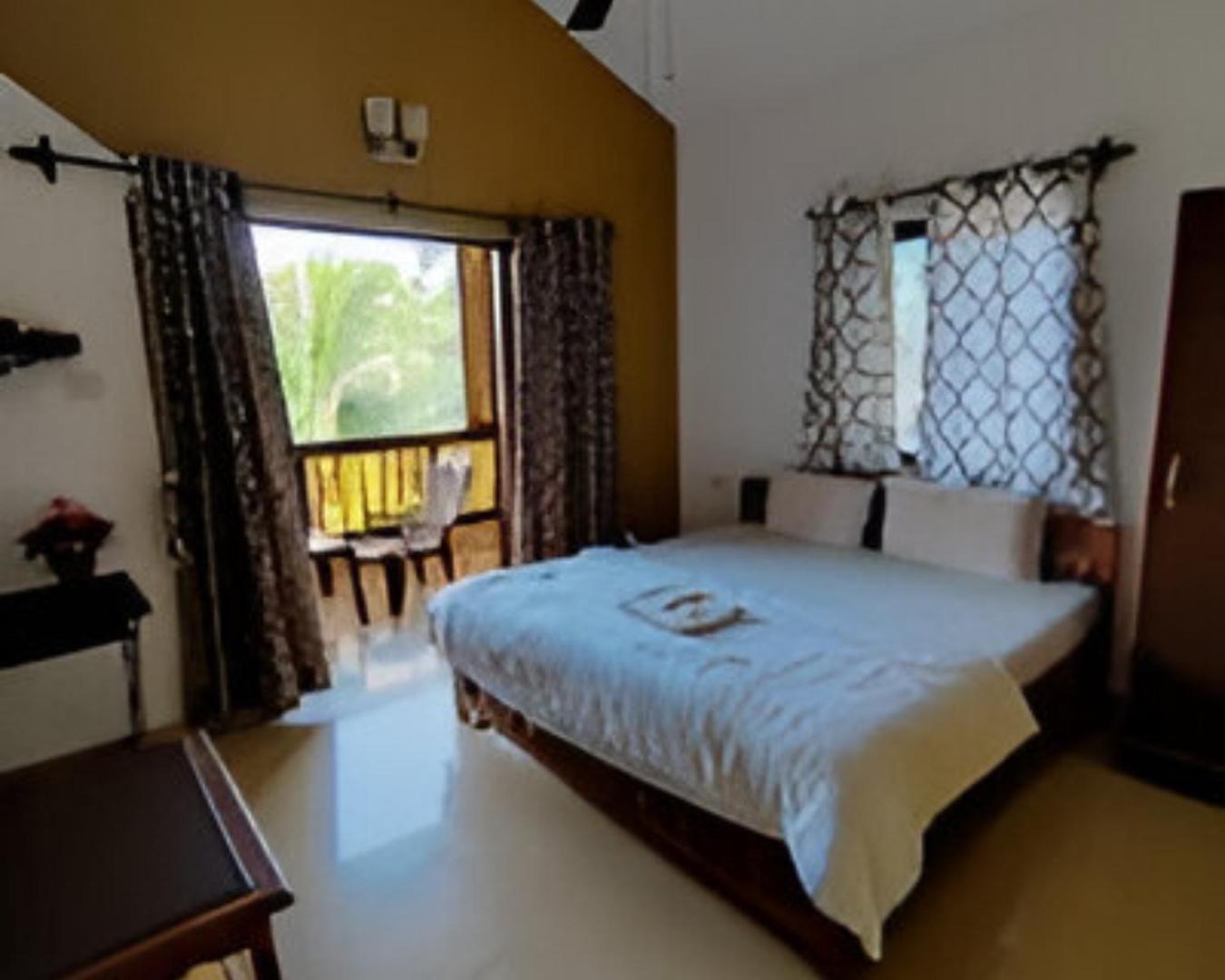 Ronne'S 2Bhk Lagoon Apartment -Calangute Bagian luar foto