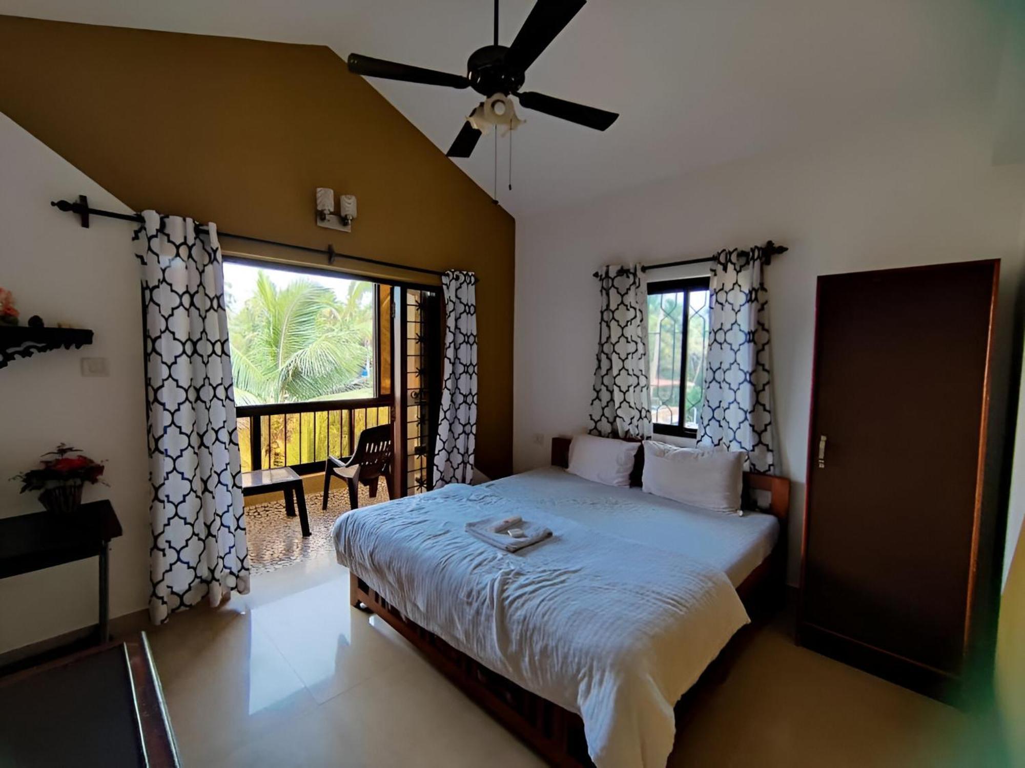 Ronne'S 2Bhk Lagoon Apartment -Calangute Bagian luar foto